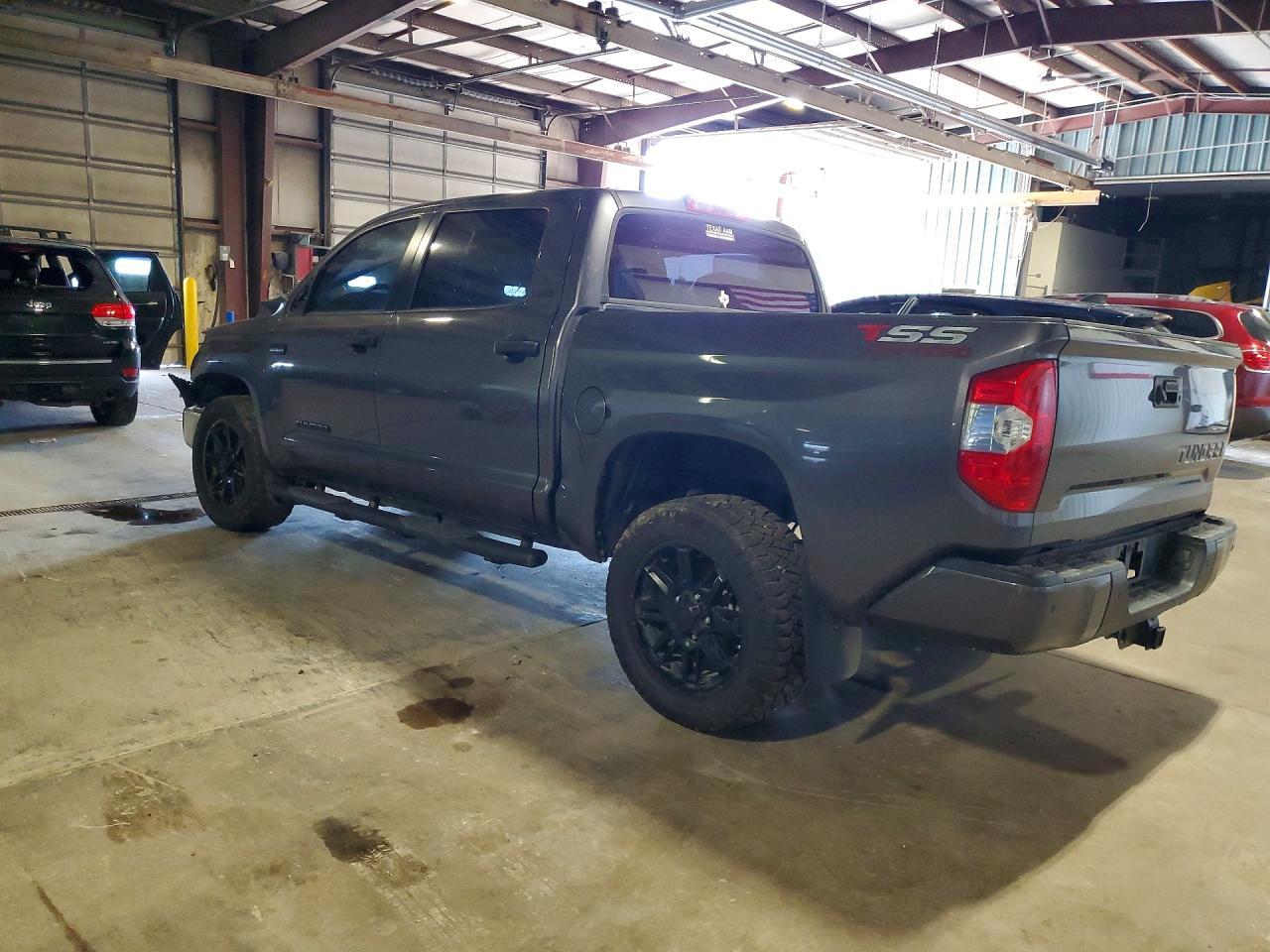 2021 Toyota Tundra Crewmax Sr5 - Фото 2
