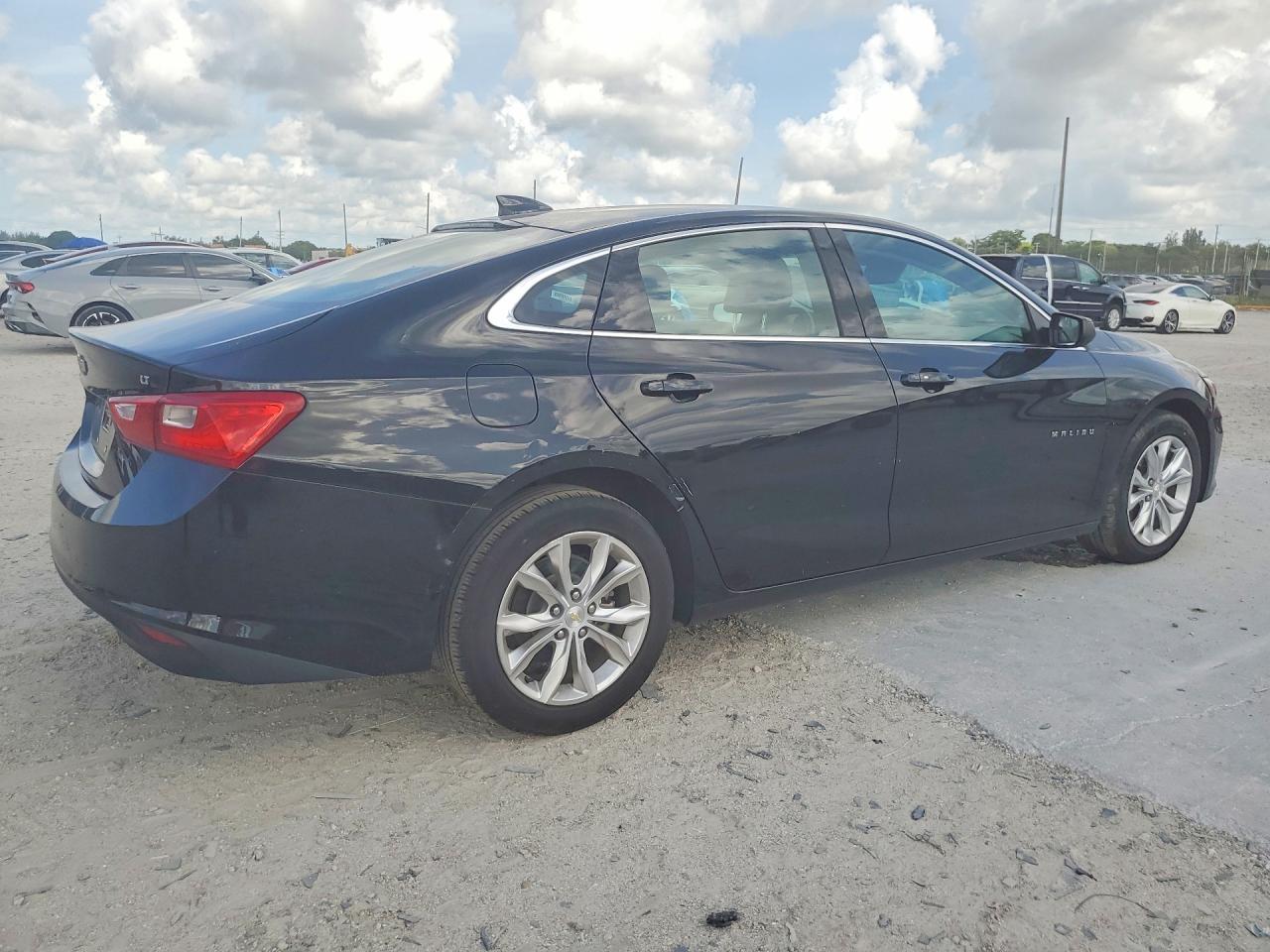 2023 Chevrolet Malibu Lt - Фото 3