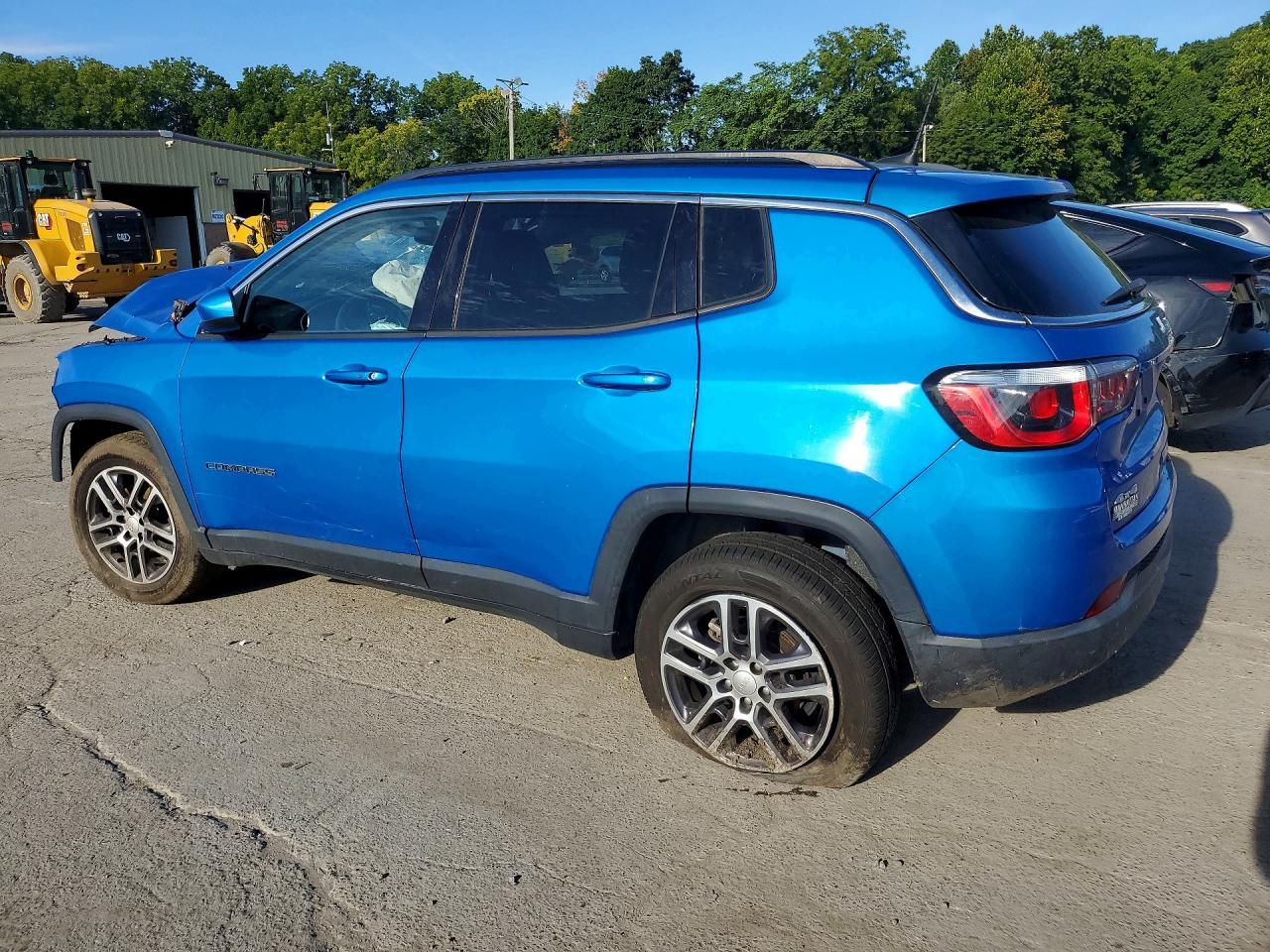 2017 Jeep Compass Latitude - Фото 2