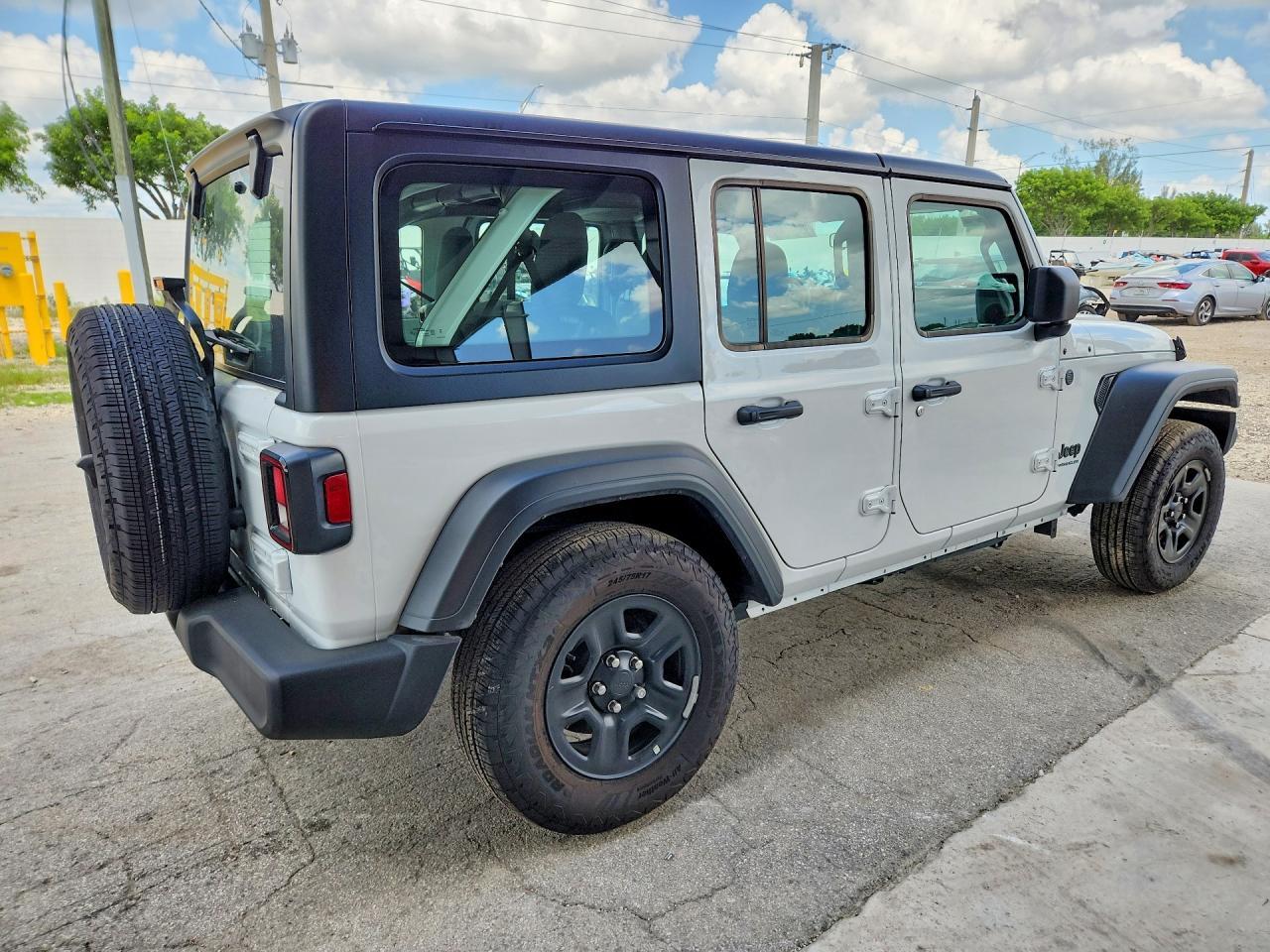 2025 Jeep Wrangler Sport - Image 3
