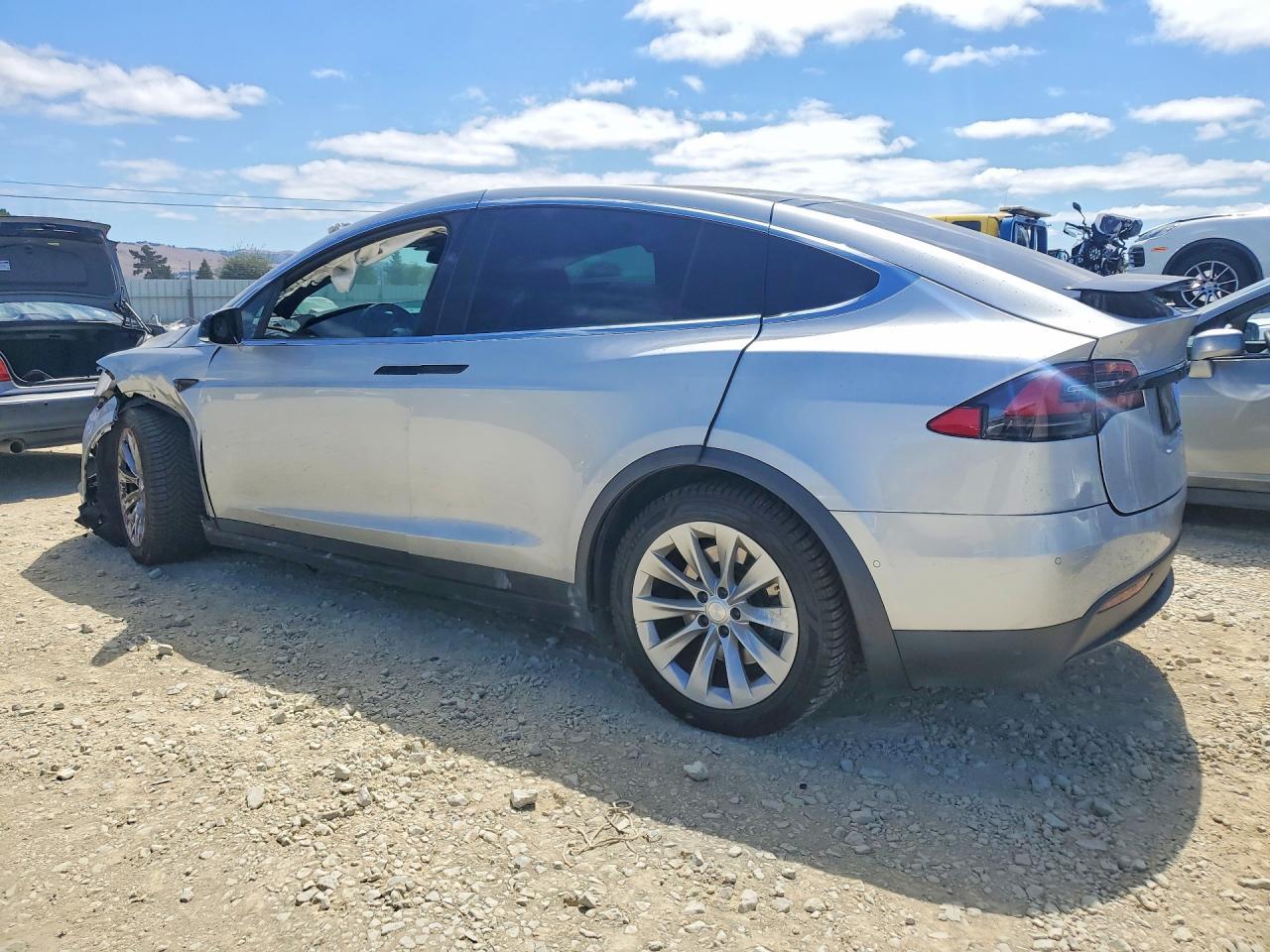 2018 Tesla Model X - Фото 2