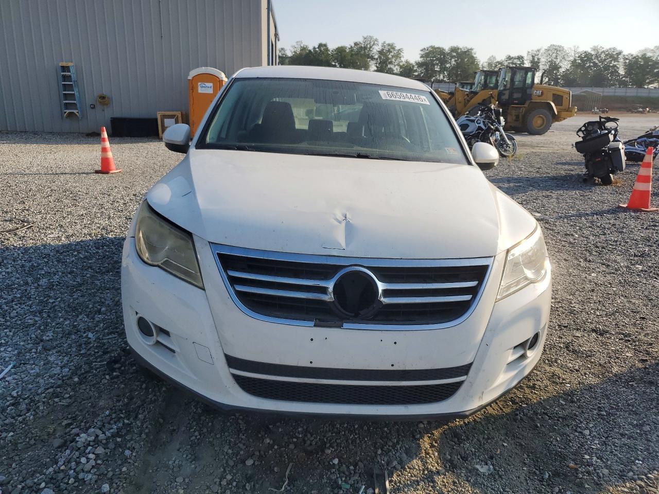 2011 Volkswagen Tiguan S - Image 5