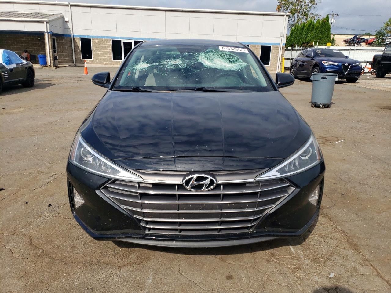 2020 Hyundai Elantra Se - Фото 5