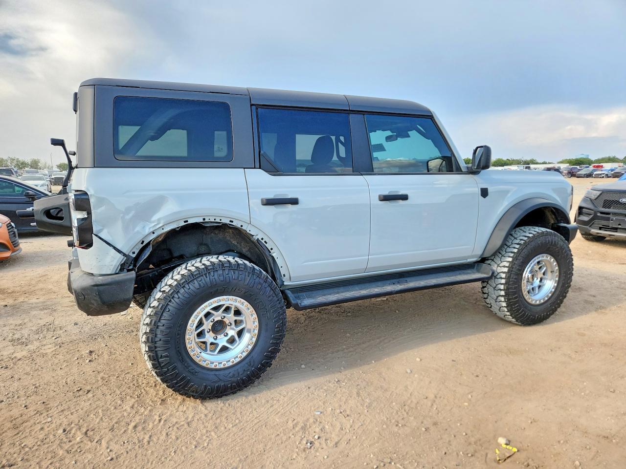 2026 Ford Bronco Big Bend - Image 3