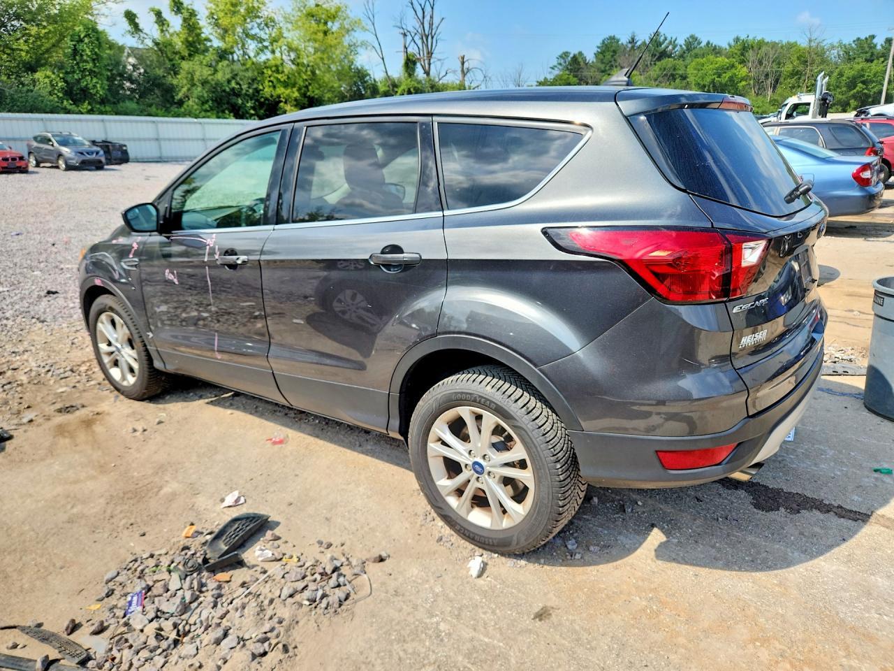 2019 Ford Escape Se - Фото 2
