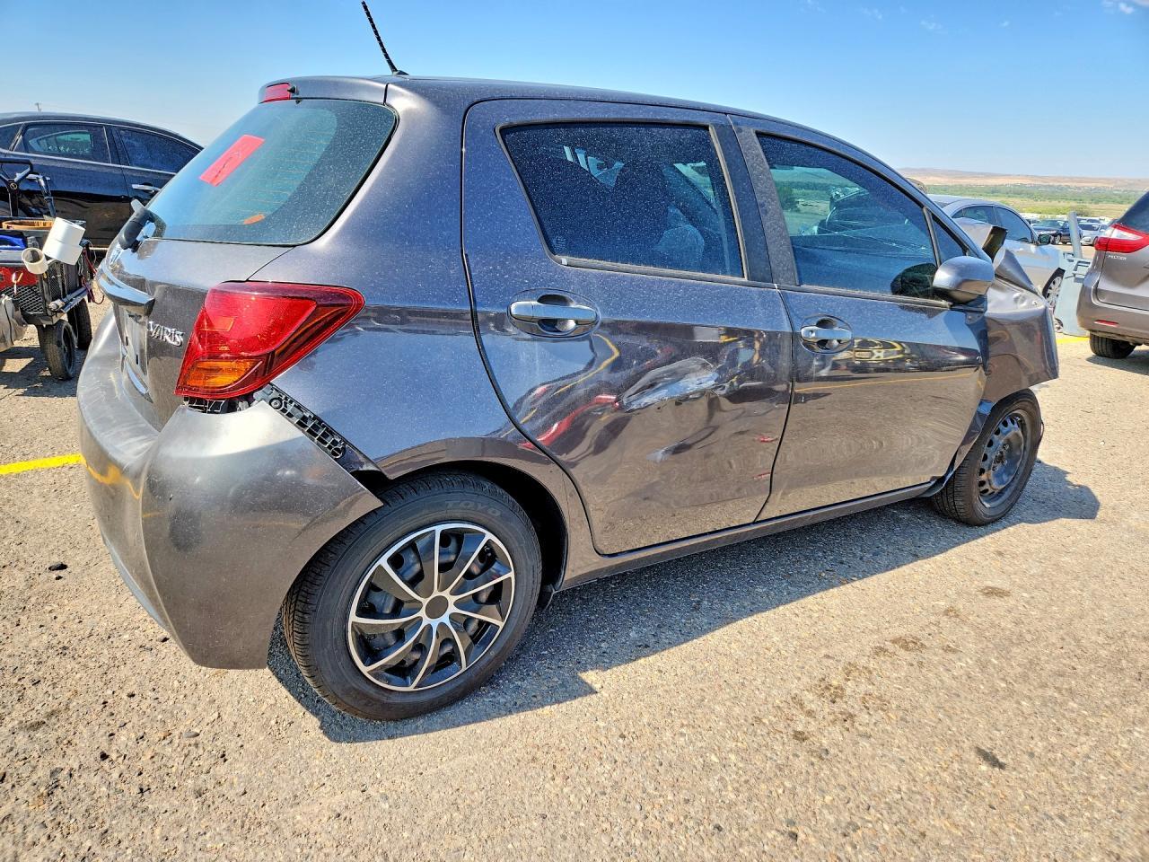 2015 Toyota Yaris 5-Door L - Image 3