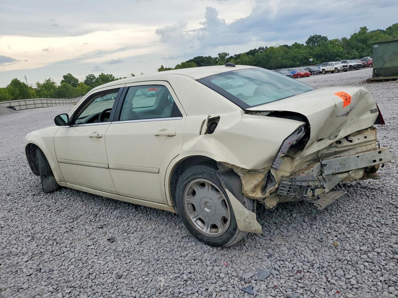 2005 Chrysler 300 Touring - Image 2