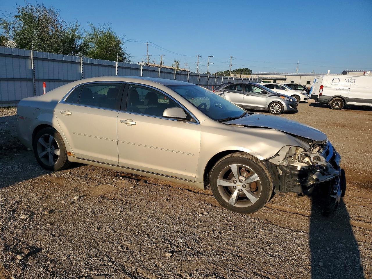 2011 Chevrolet Malibu 1Lt - Фото 4