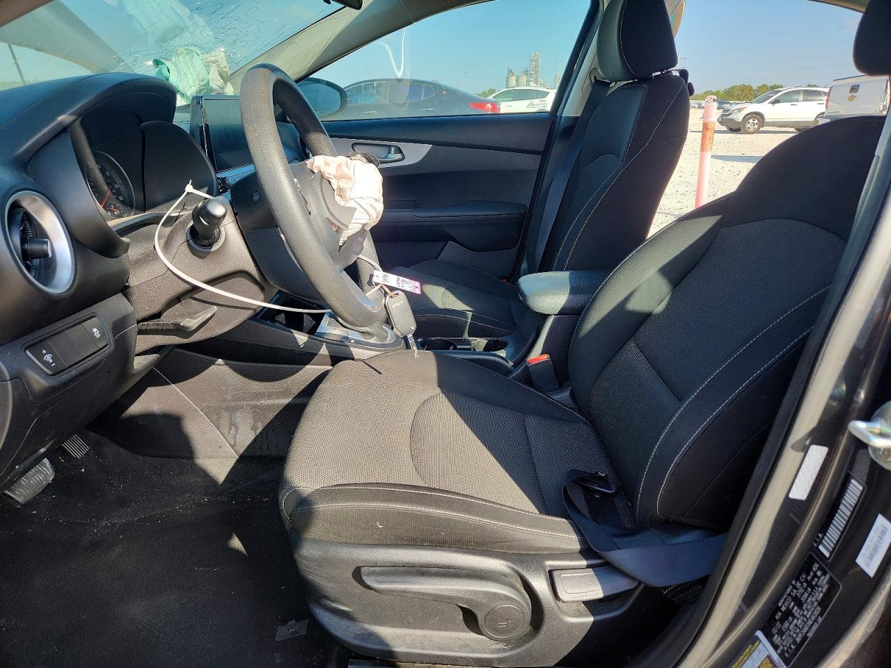 2022 Kia Forte Fe - Фото 7