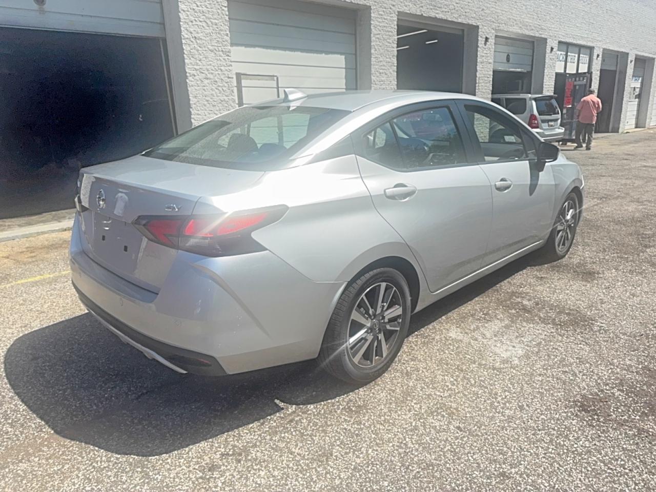 2020 Nissan Versa Sv - Image 4