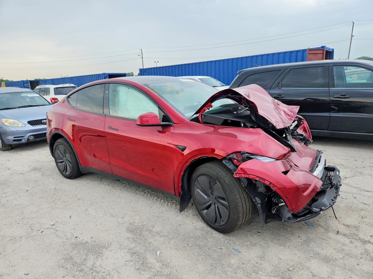 2026 Tesla Model Y - Фото 4