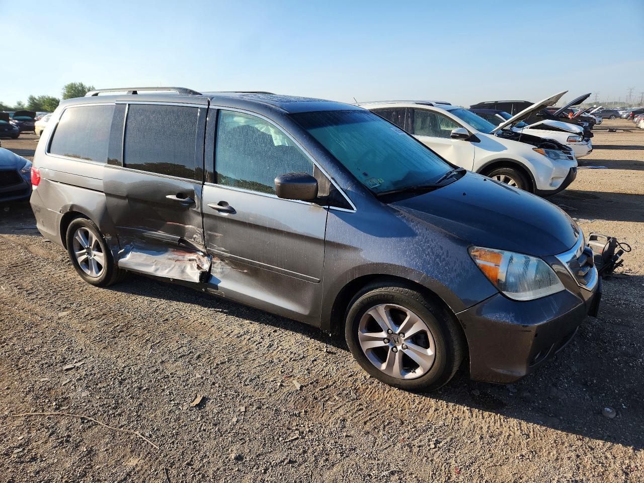2010 Honda Odyssey Touring - Image 4