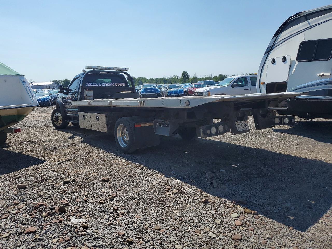 2017 Ford F550 Super Duty - Image 2