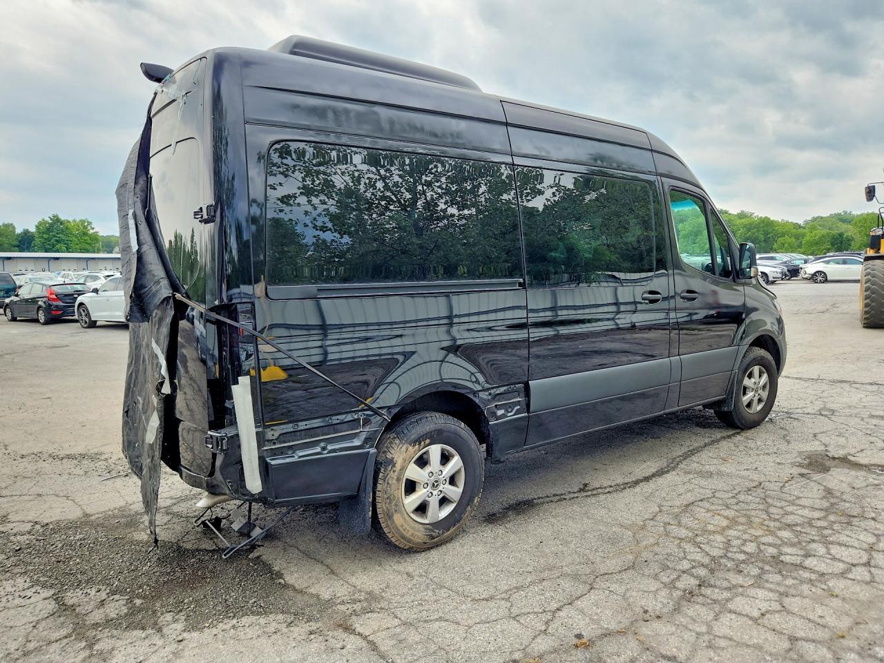 2024 Mercedes-Benz Sprinter 2500 - Фото 3