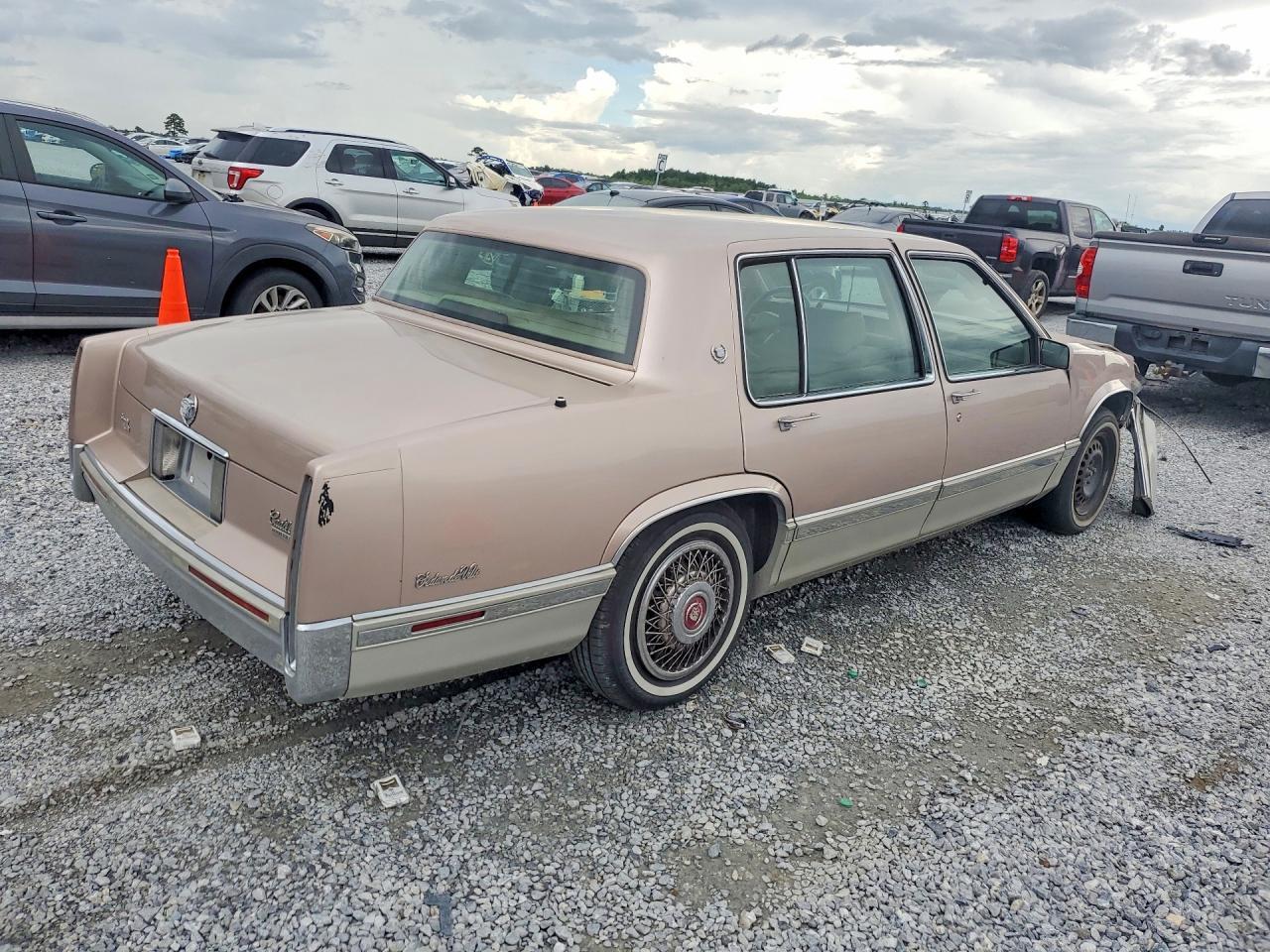 1991 Cadillac Deville - Фото 3