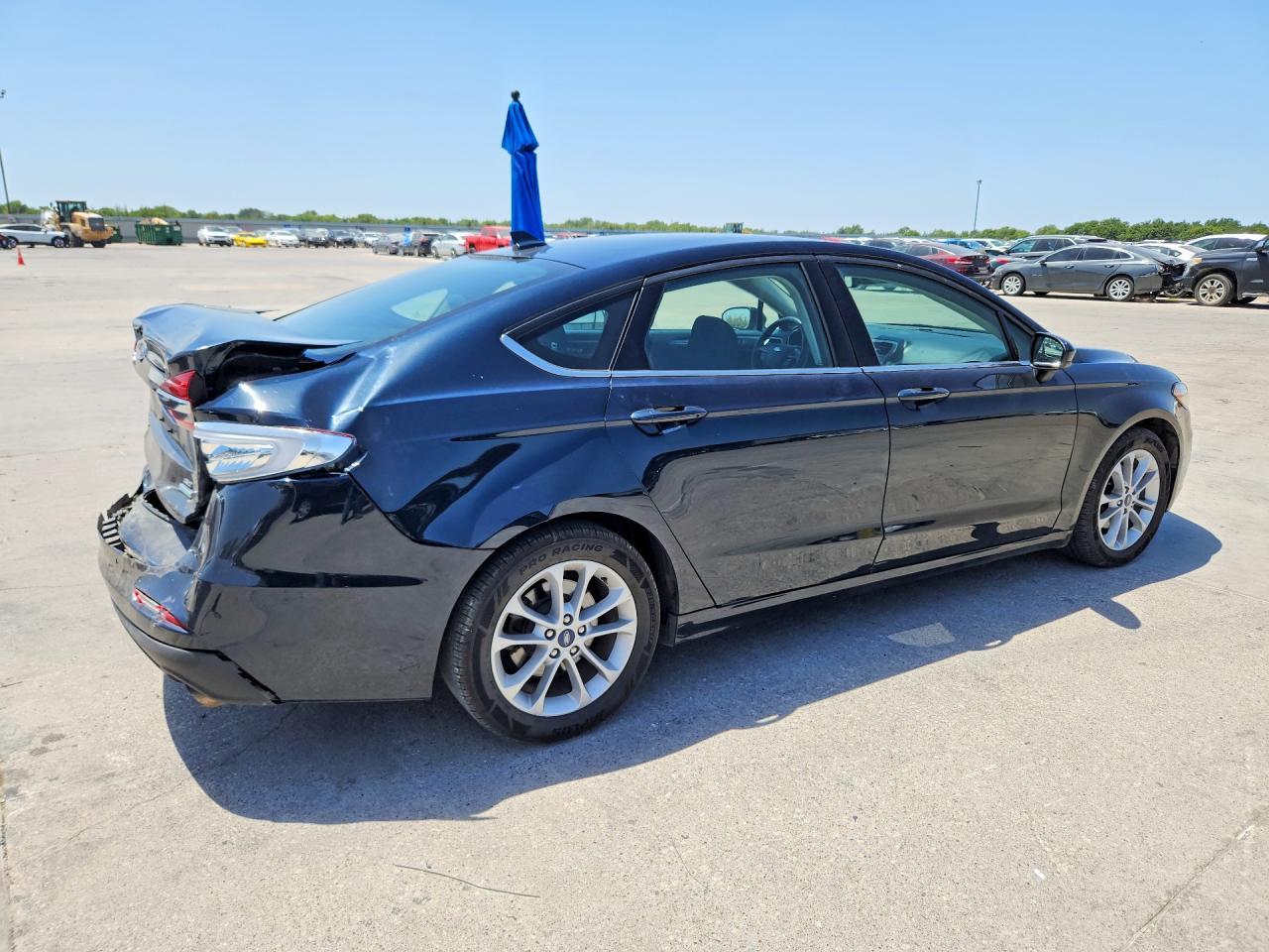 2020 Ford Fusion Se - Image 3