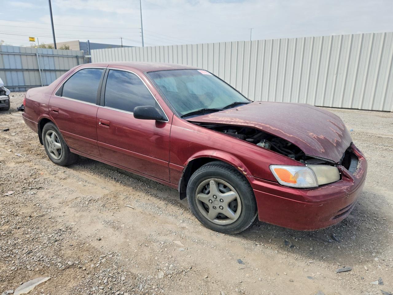 2000 Toyota Camry Le - Фото 4