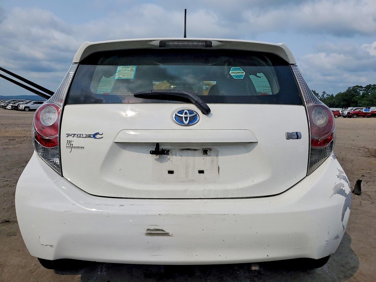 2013 Toyota Prius C Four - Image 6