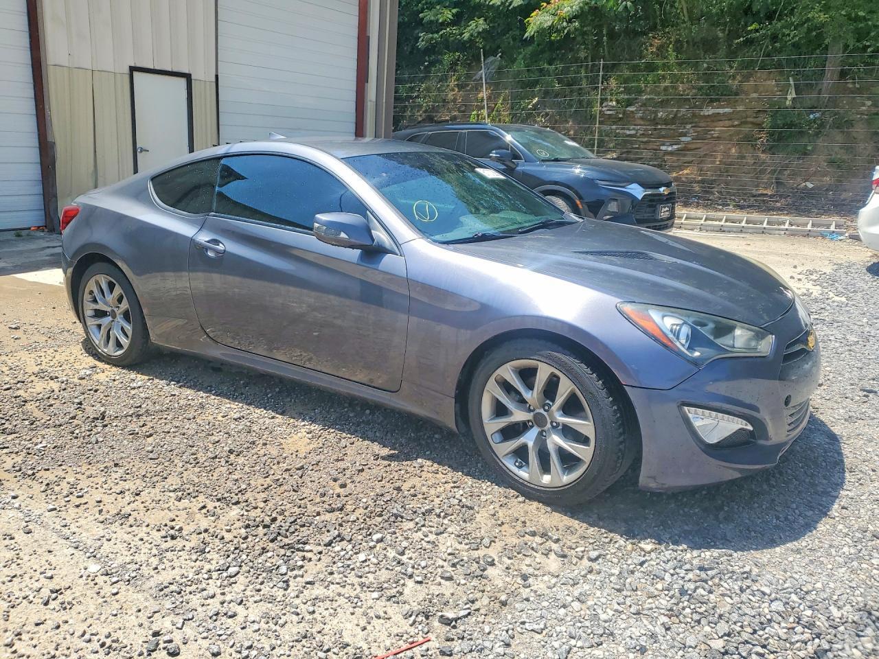 2016 Hyundai Genesis Coupe 3.8 - Image 4