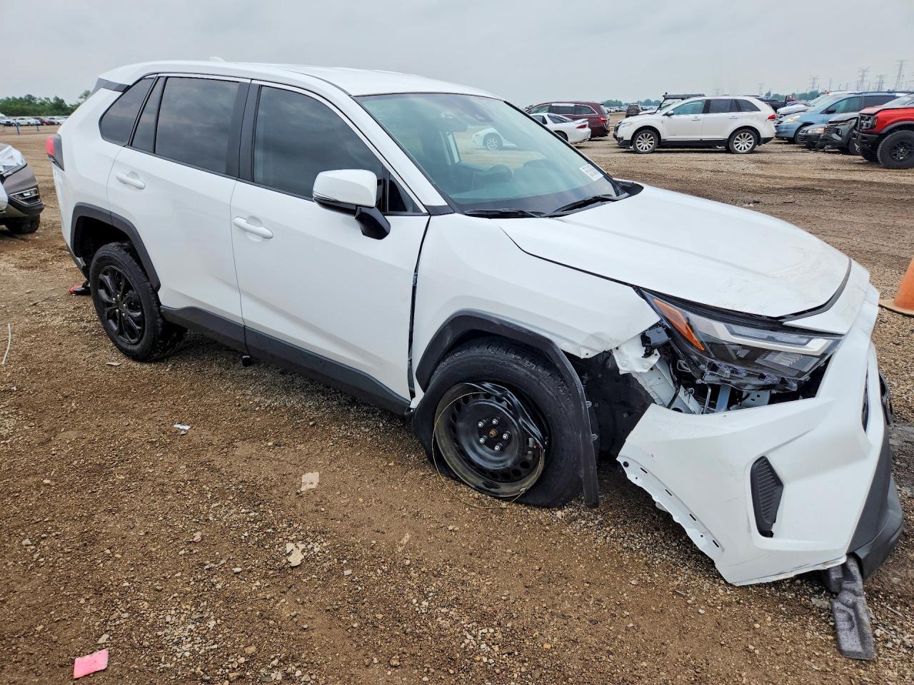 2025 Toyota Rav4 Le - Image 4