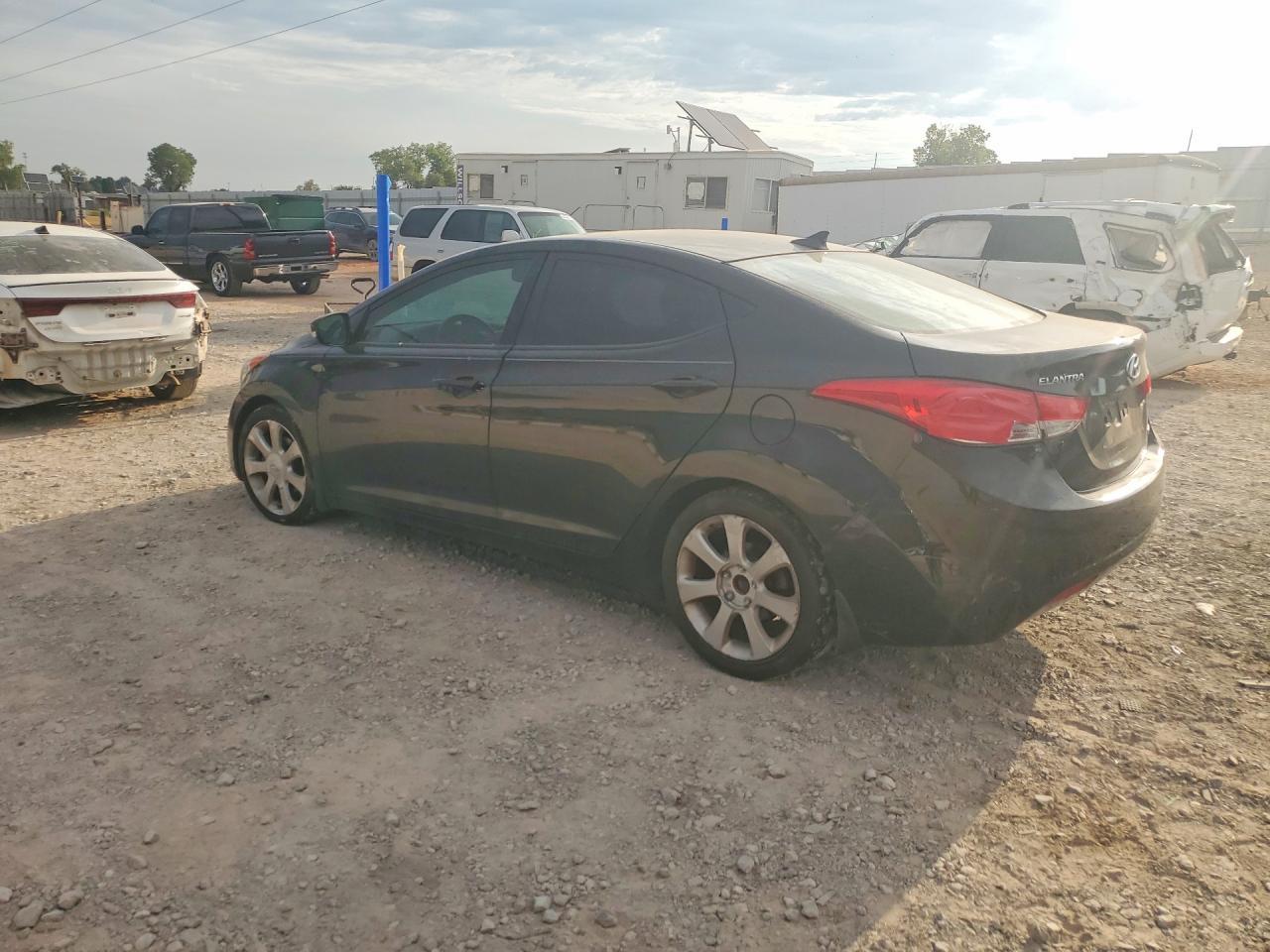 2013 Hyundai Elantra Limited - Фото 2