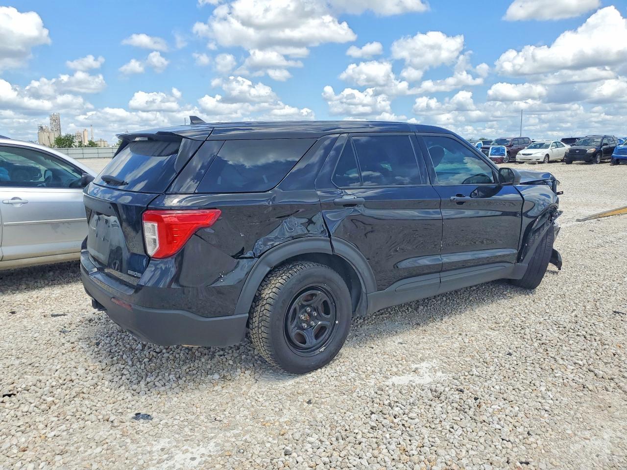 2024 Ford Explorer Police Interceptor - Image 3
