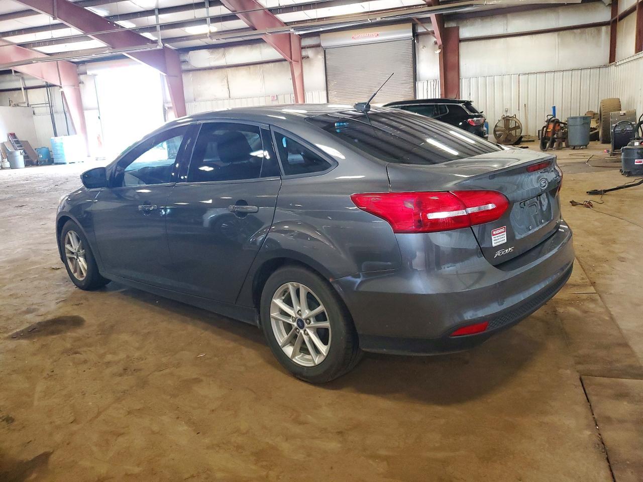 2017 Ford Focus Se - Image 2