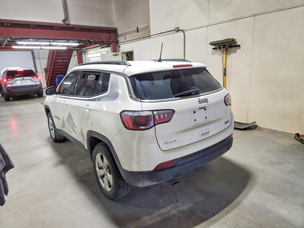 2019 Jeep Compass Latitude - Image 2