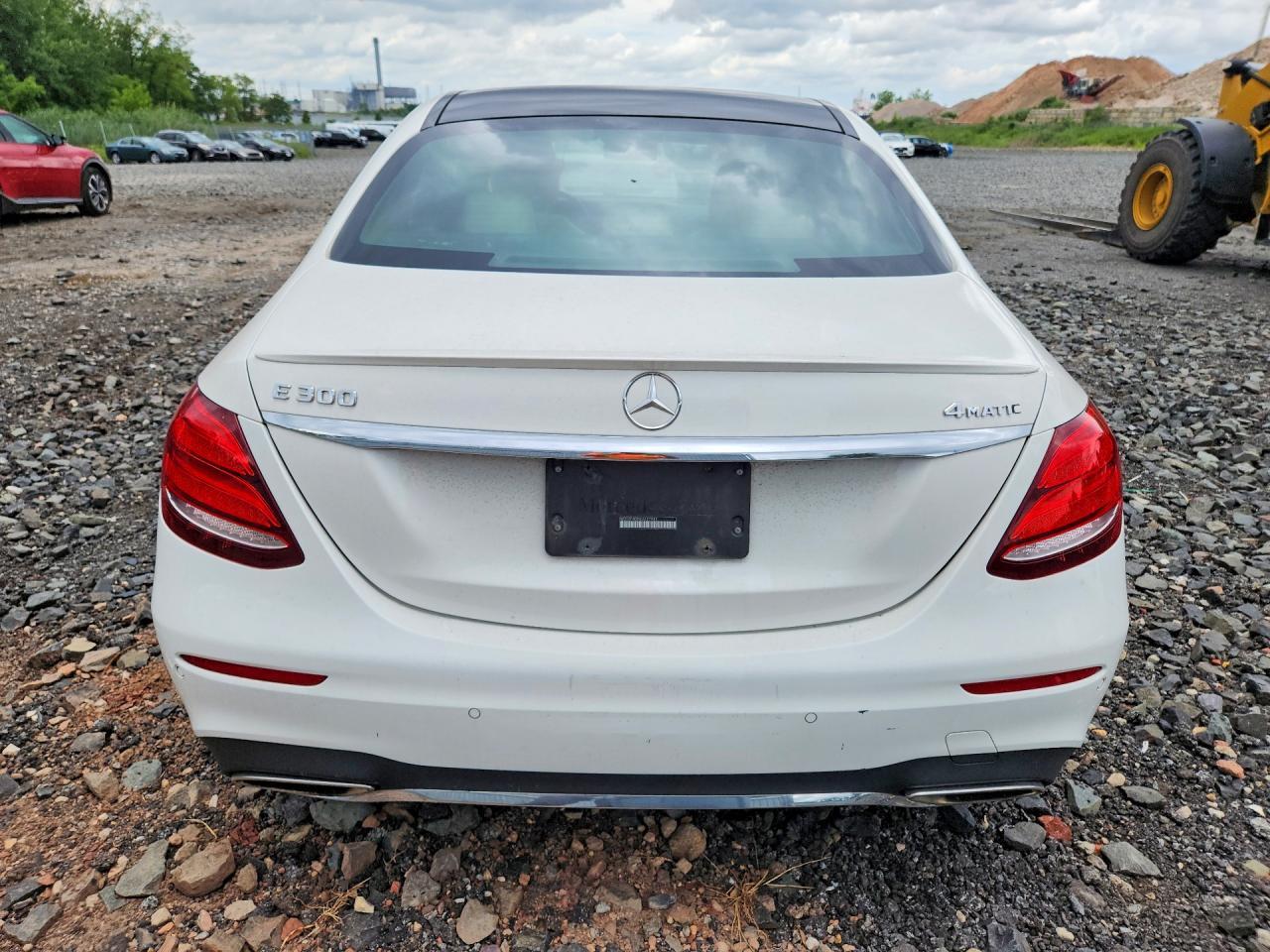 2019 Mercedes-Benz E 300 4Matic - Image 6