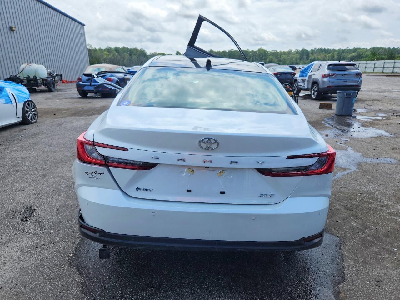 2025 Toyota Camry Xle - Image 6