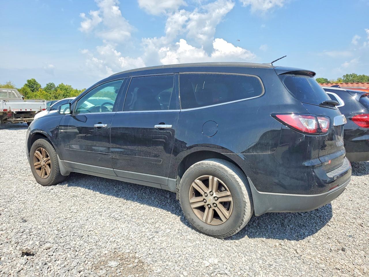 2017 Chevrolet Traverse Lt - Image 2