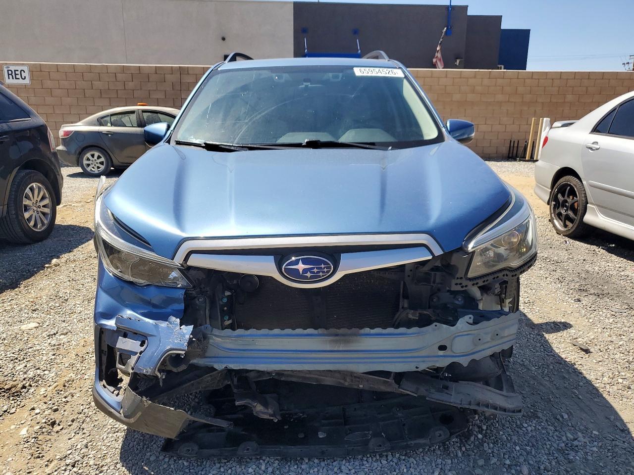 2021 Subaru Forester Premium - Фото 5