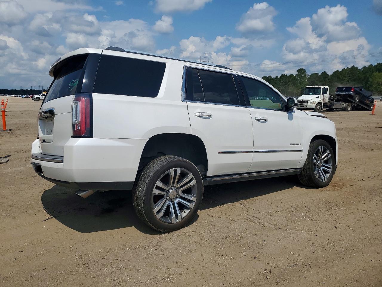2019 GMC Yukon Denali - Фото 3
