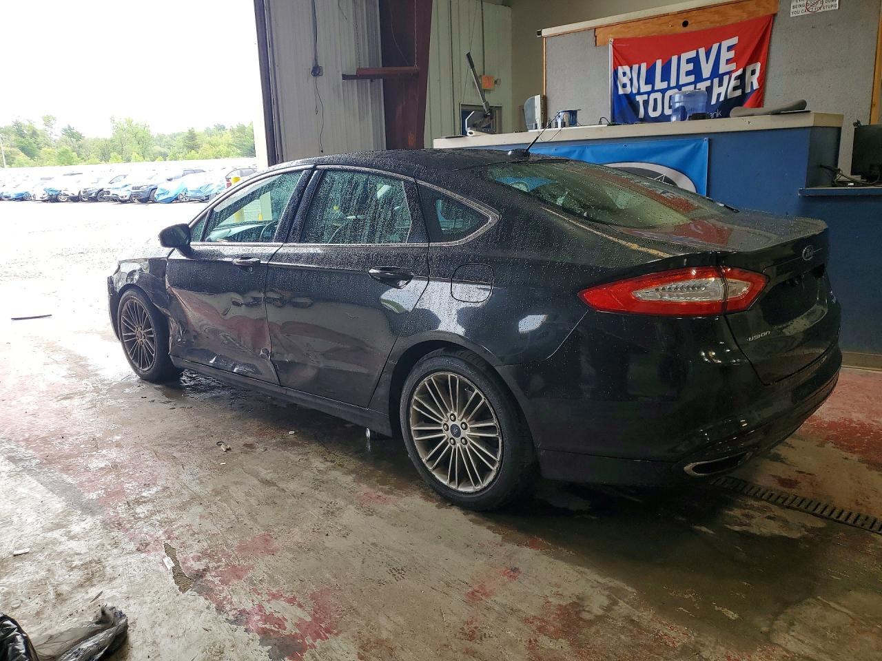 2013 Ford Fusion Se - Фото 2