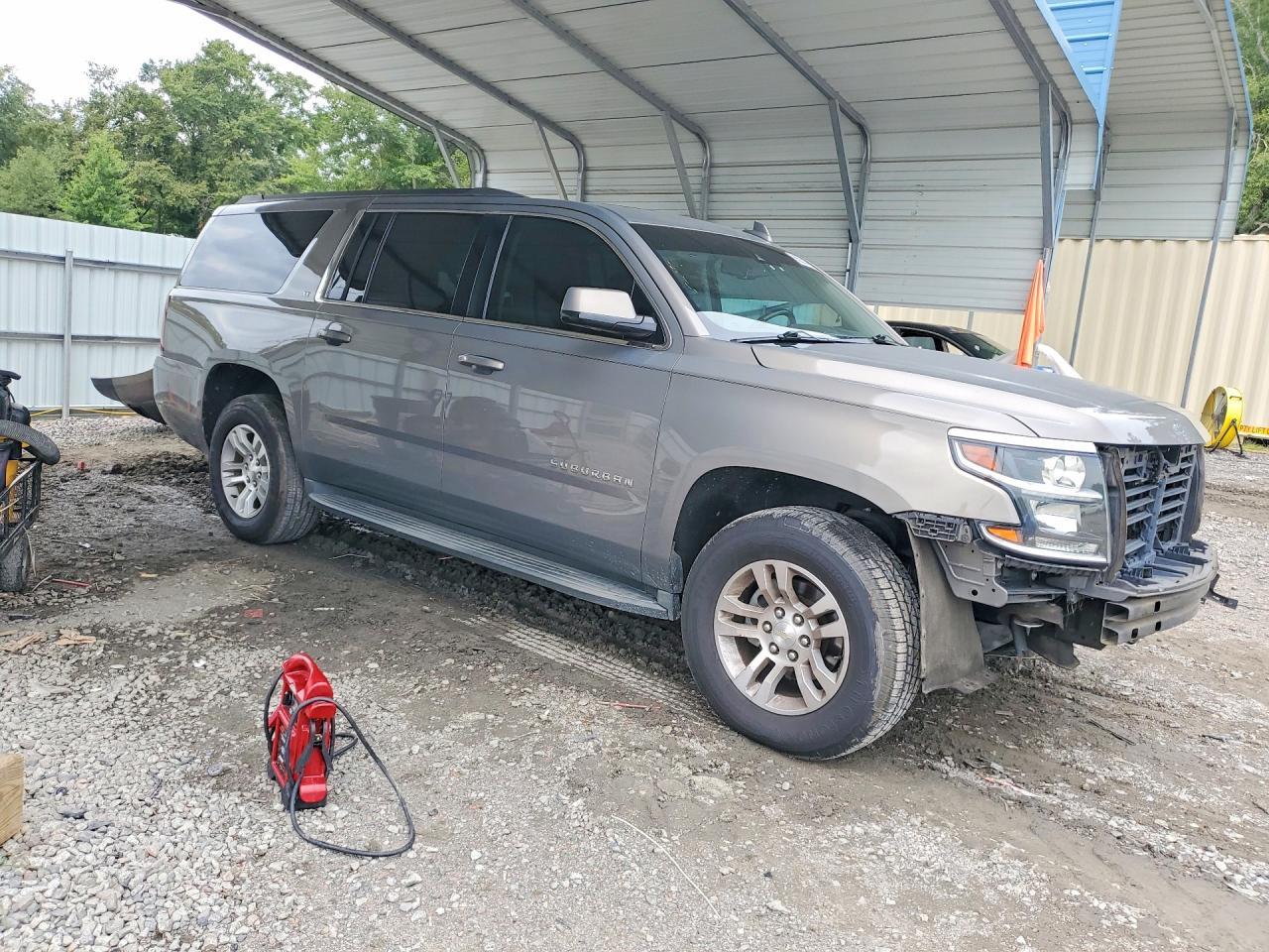 2017 Chevrolet Suburban C1500 Lt - Фото 4