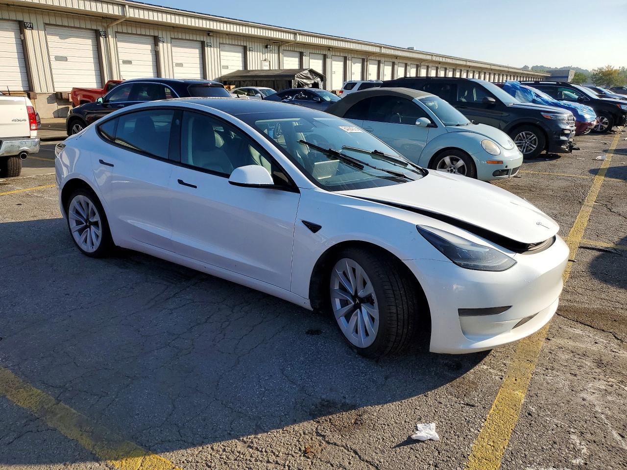 2023 Tesla Model 3 - Image 4