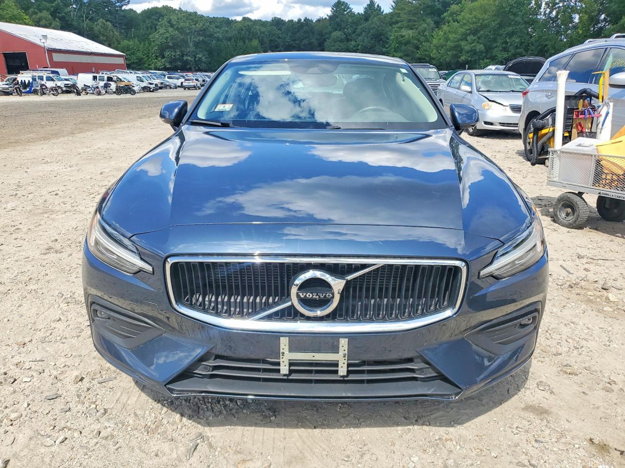 2021 Volvo S60 T6 Momentum - Фото 5