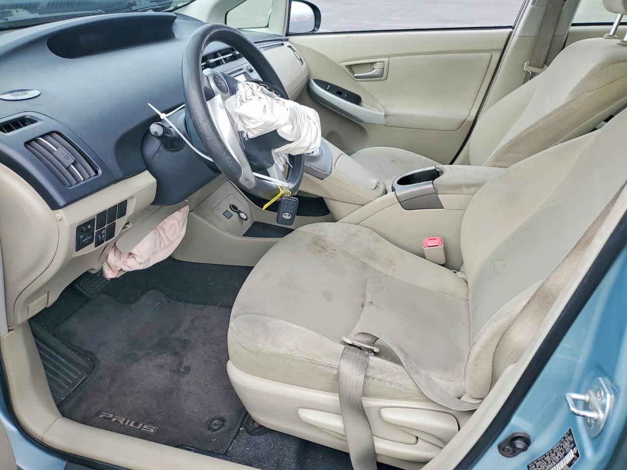 2012 Toyota Prius Three - Фото 7