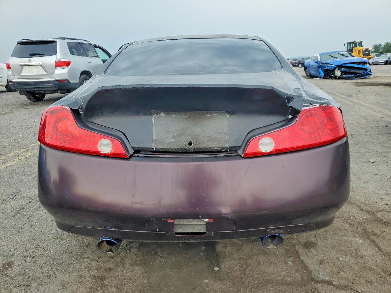 2004 Infiniti G35 Base - Фото 6