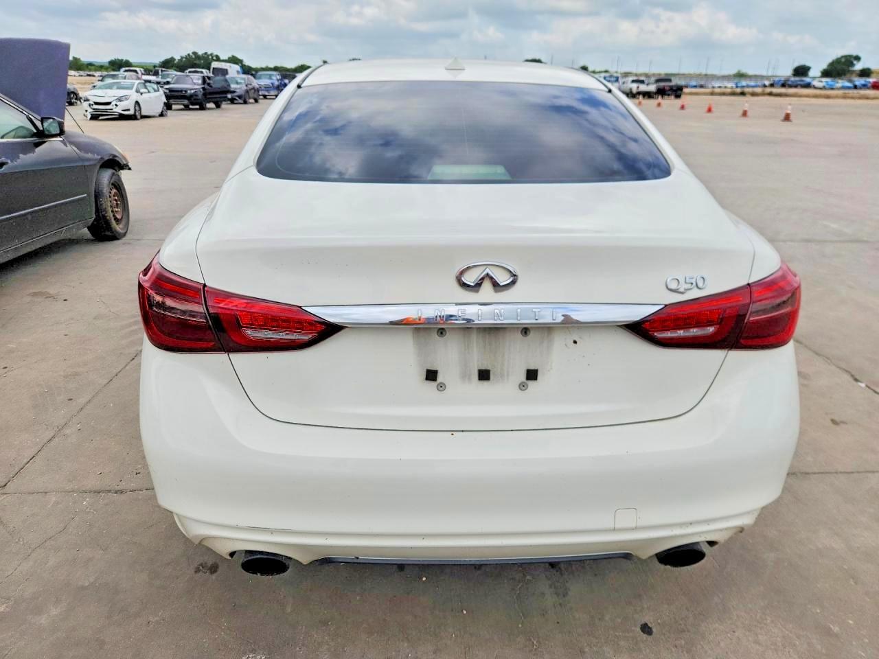 2018 Infiniti Q50 3.0T Luxe - Фото 6