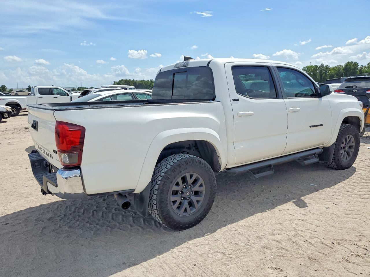 2023 Toyota Tacoma Sr5 V6 - Image 3
