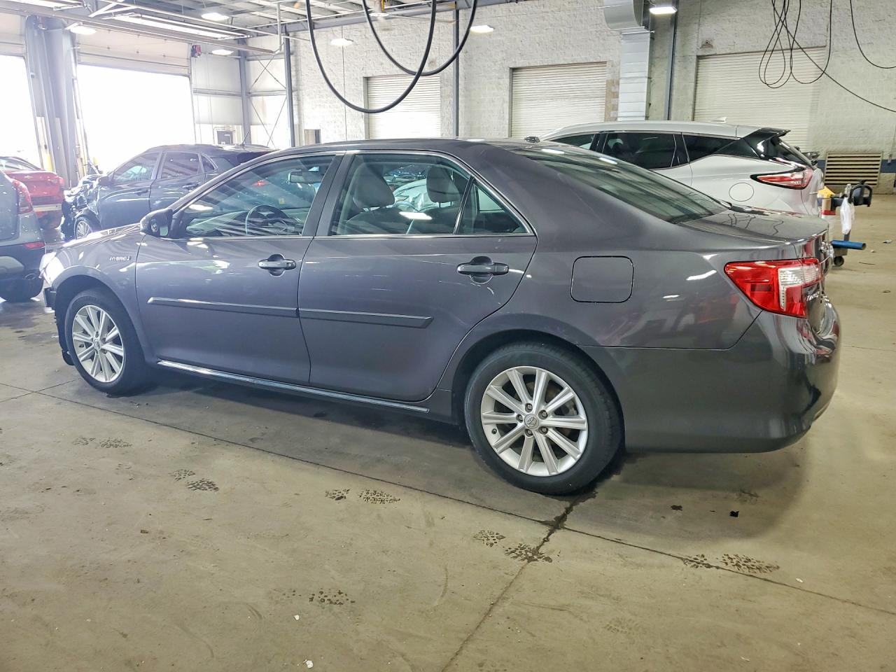 2014 Toyota Camry Hybrid Xle - Фото 2
