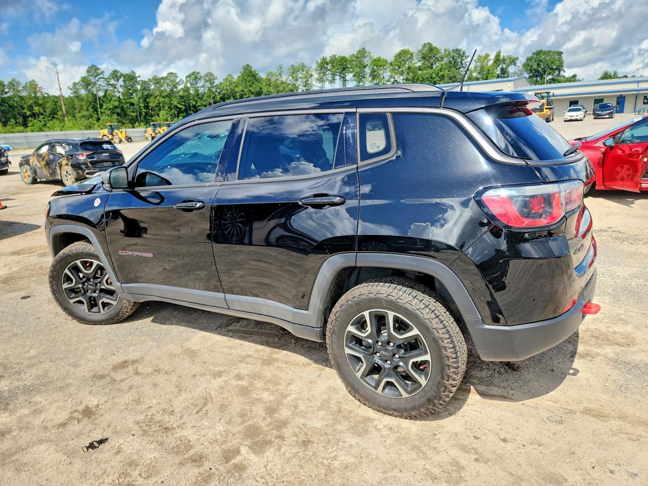 2019 Jeep Compass Trailhawk - Image 2