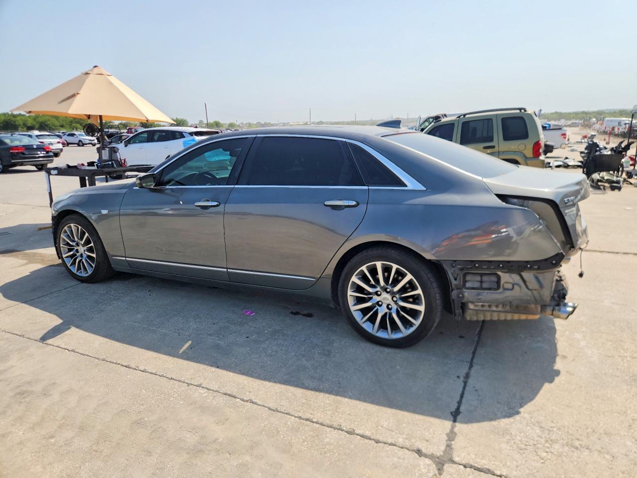 2016 Cadillac Ct6 Luxury - Image 2