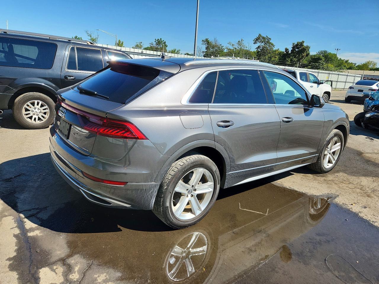 2019 Audi Q8 Premium - Фото 3