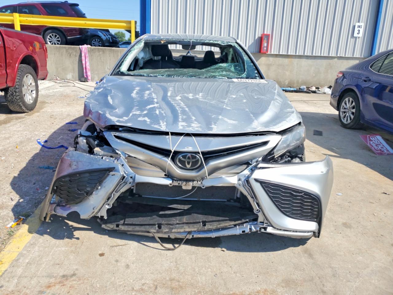 2023 Toyota Camry Se - Image 5