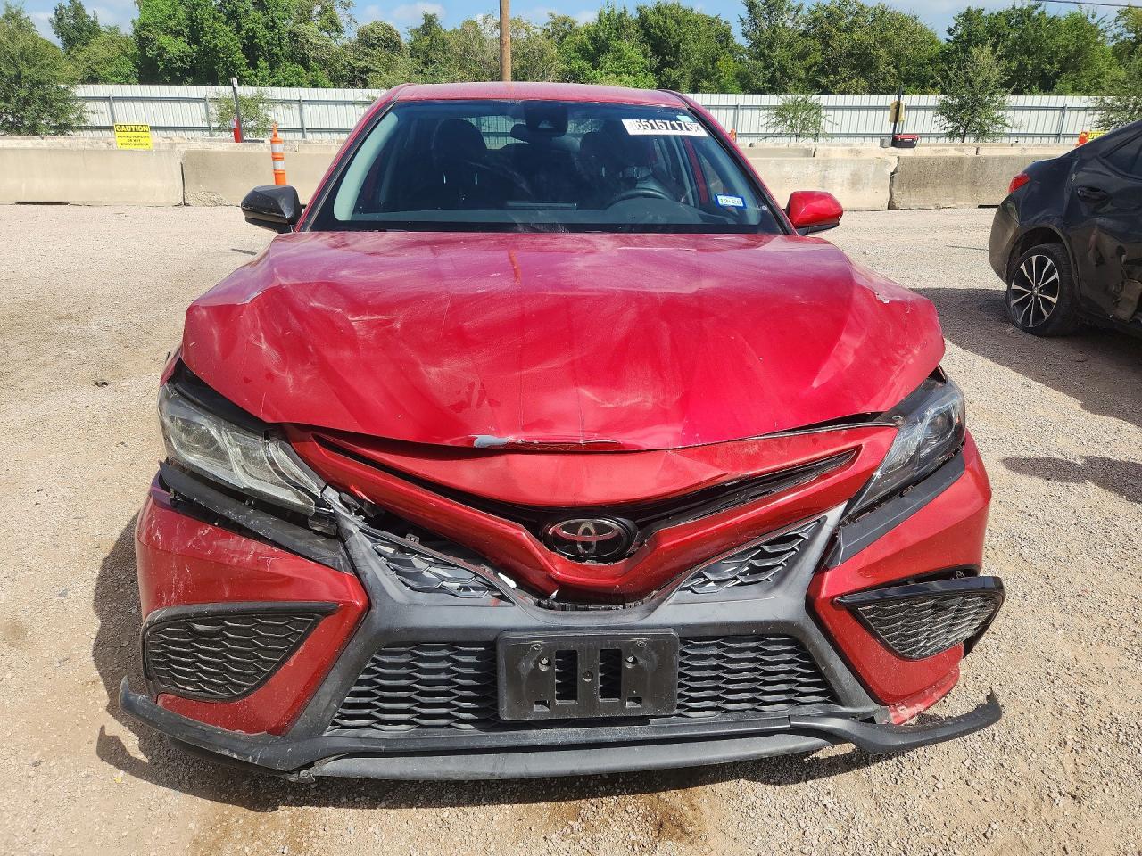 2021 Toyota Camry Se - Фото 5