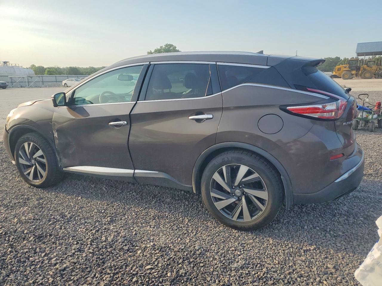 2015 Nissan Murano Platinum - Image 2