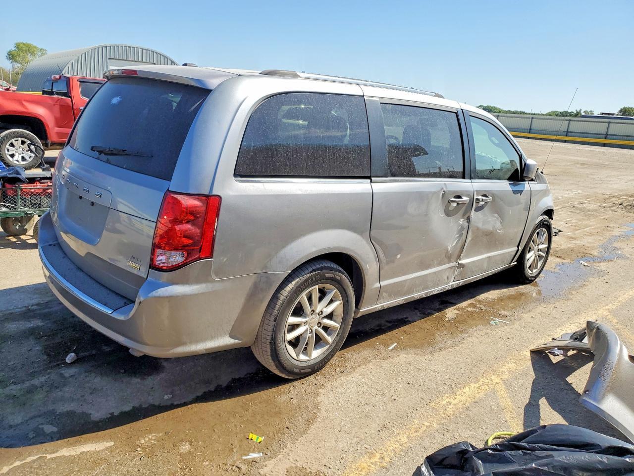 2018 Dodge Grand Caravan Sxt - Image 3