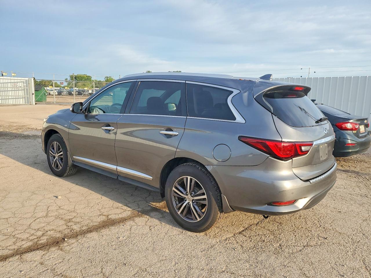 2019 Infiniti Qx60 Luxe - Image 2